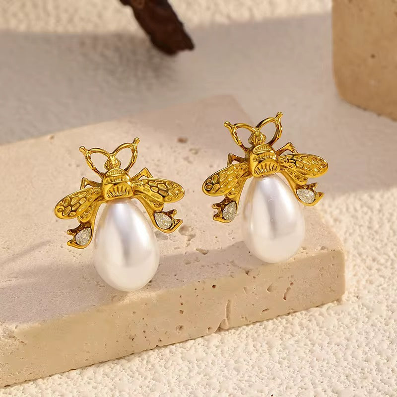 Queen of Pearls Earings