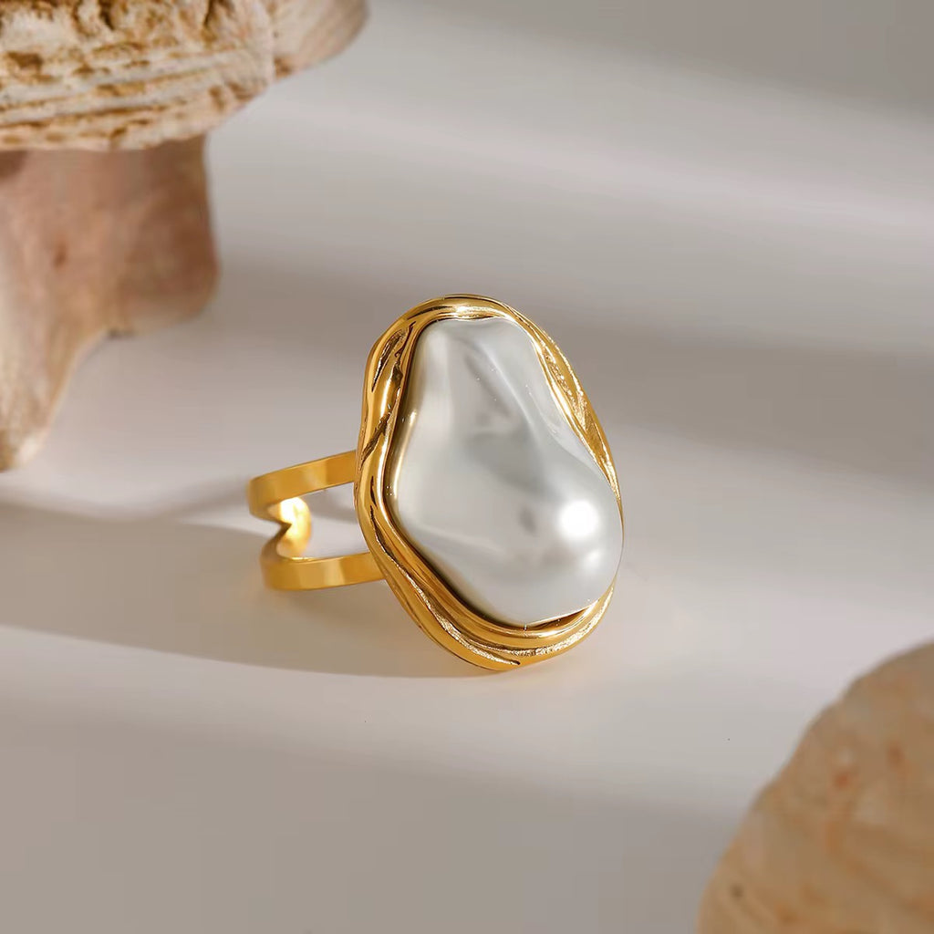 Dreamy Pearl Ring