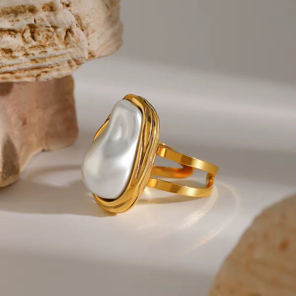 Dreamy Pearl Ring