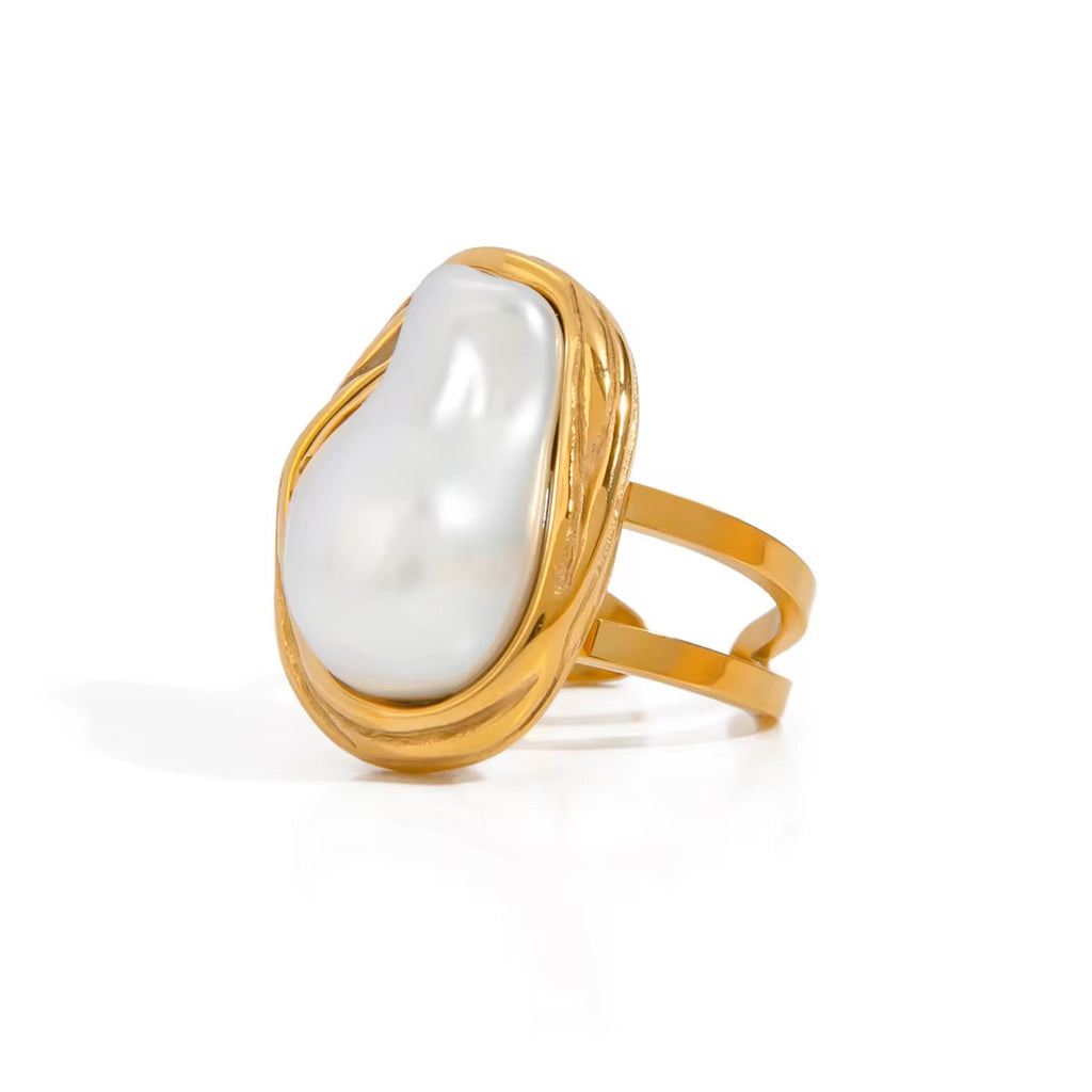 Dreamy Pearl Ring