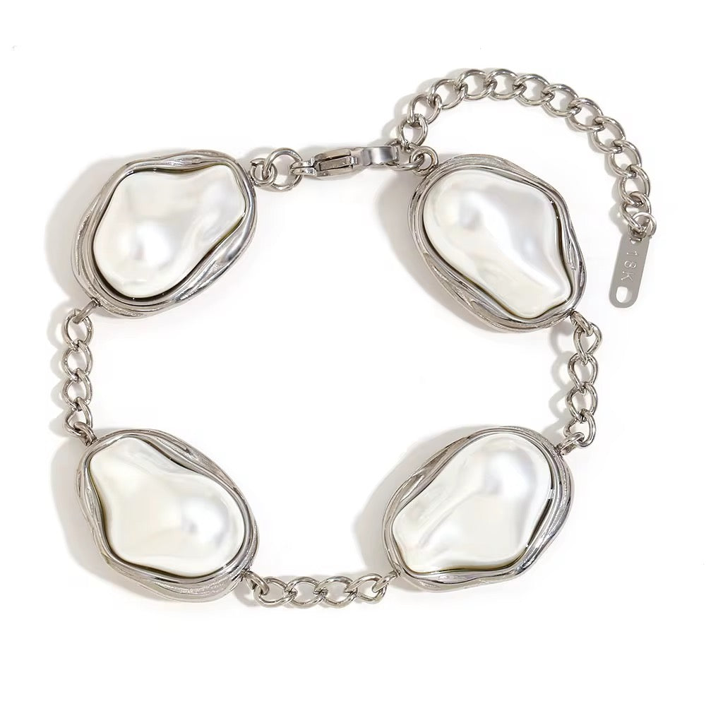 Dreamy Pearl Bracelet