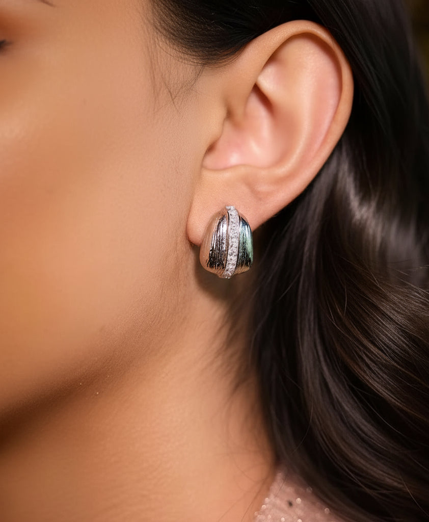 change model. different hairstyle 
